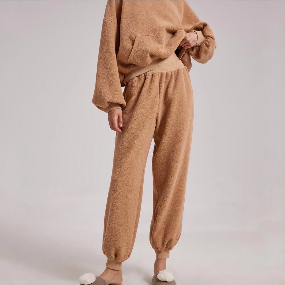Nap Lounge wear Fuzzy Bear Joggers‎ & Puff-Sleeve Sweatshirt set size small